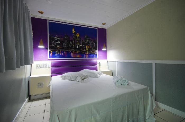 calamares hotel adult only