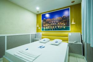 calamares hotel adult only