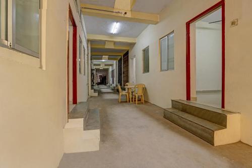 collection o velachery railway junction formerly vijay guest house
