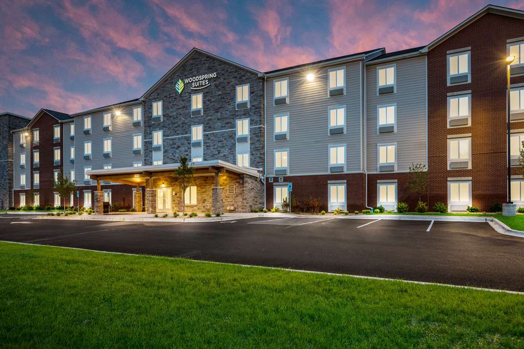 Woodspring Suites Elgin - Chicago,Elgin>>Chicago,2.5 star