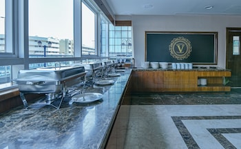 vista hotel apartments deluxe