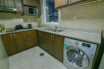 vista hotel apartments deluxe