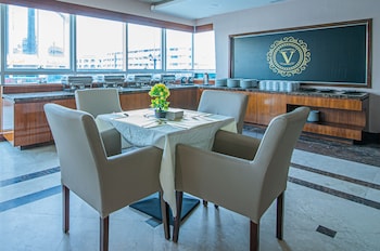 vista hotel apartments deluxe