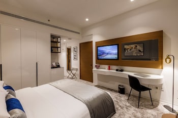 rose executive hotel dwtc