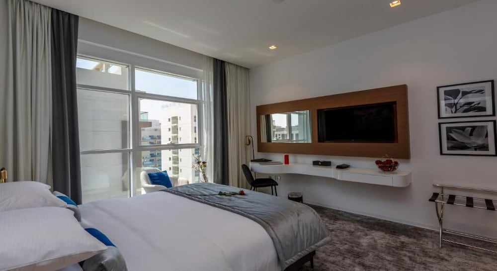 rose executive hotel dwtc