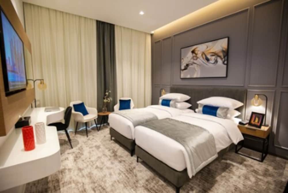 rose executive hotel dwtc