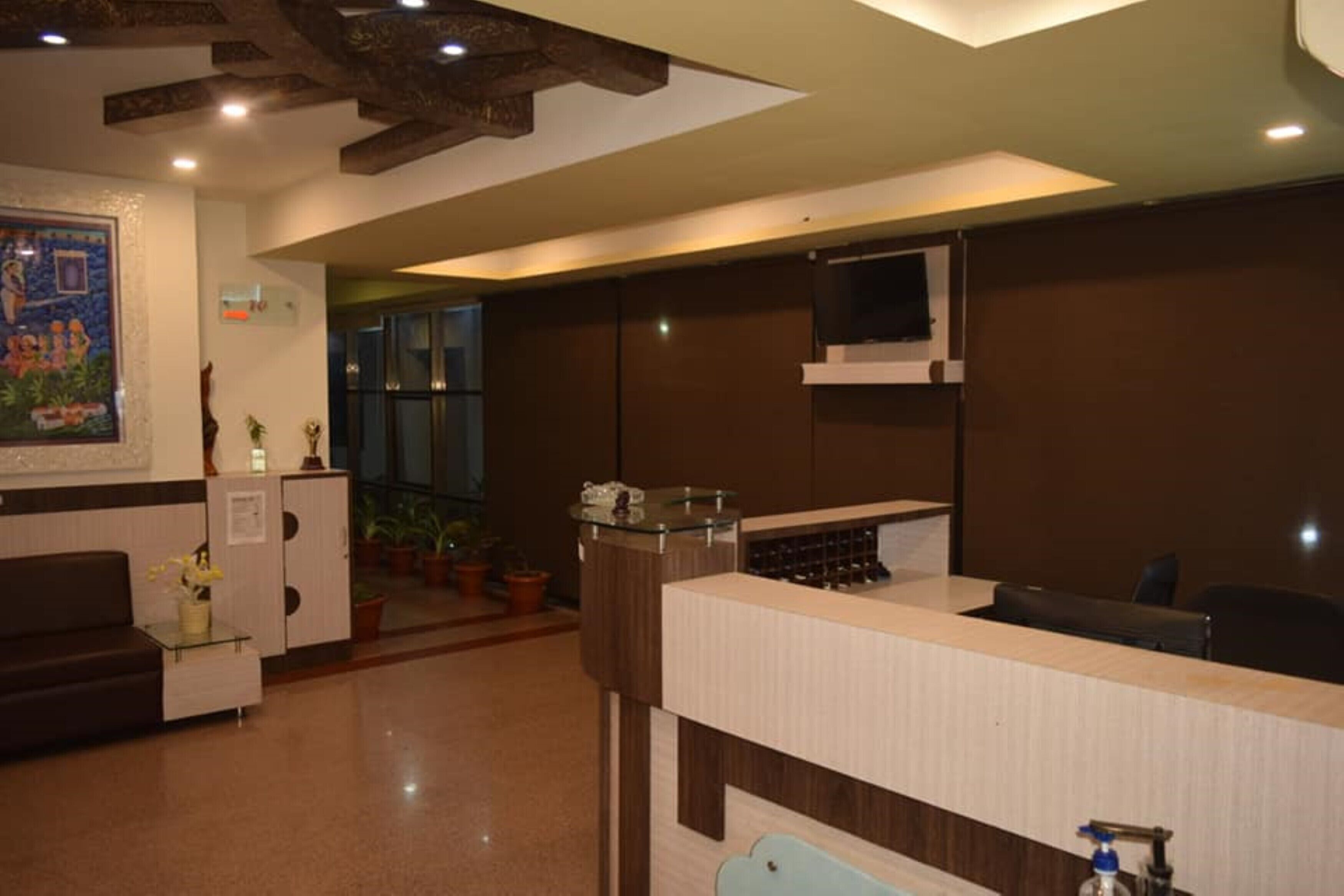 hotel opera inn