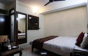 Oak Shade Hotel,Pangot>>Nainital,3.5 star