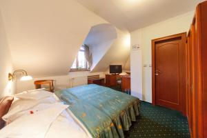 agh hotel