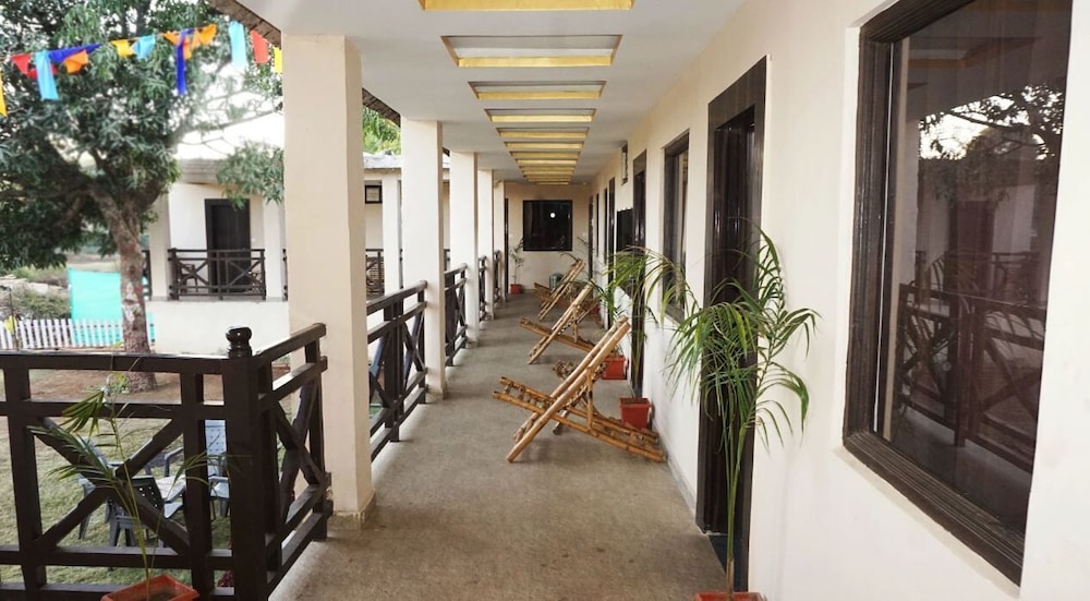 khalsa lake view resort