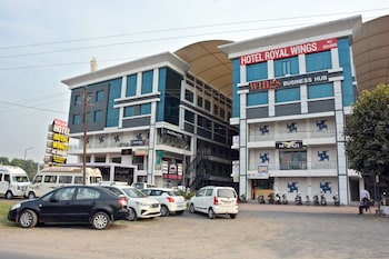 hotel royal wings