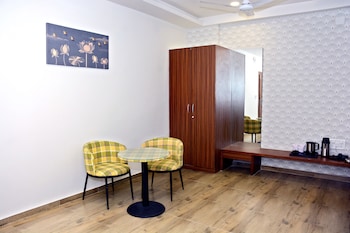 hotel royal wings