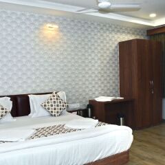 Hotel Royal Wings,,3 star