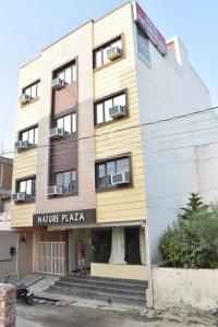 Hotel Nature Plaza,Motichur, Haridwar,3 star