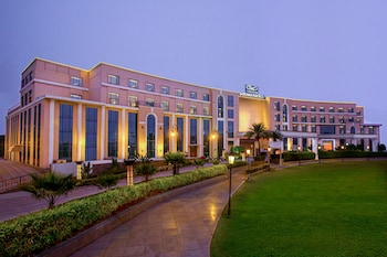 the gaurs sarovar premiere