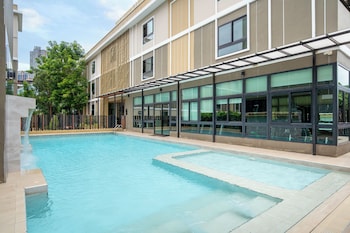 amanah bangkok hotel by zuzu