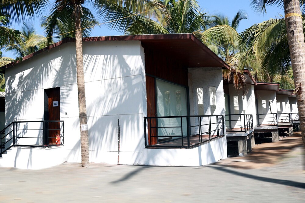 The Campollian Club,Khopoli>>Khalapur,3 star