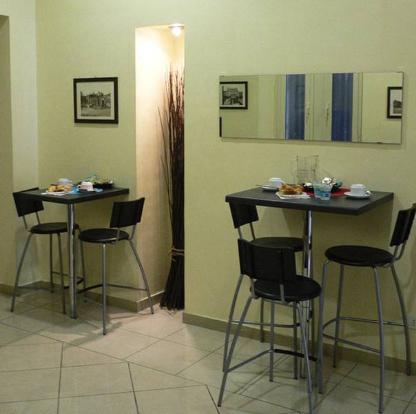 alius and freerome hotel