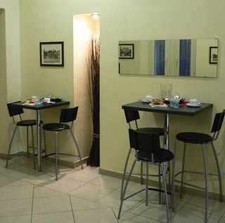 alius and freerome hotel