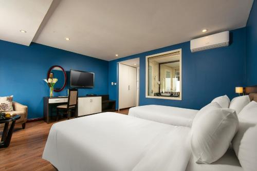 20 hotel and apartment