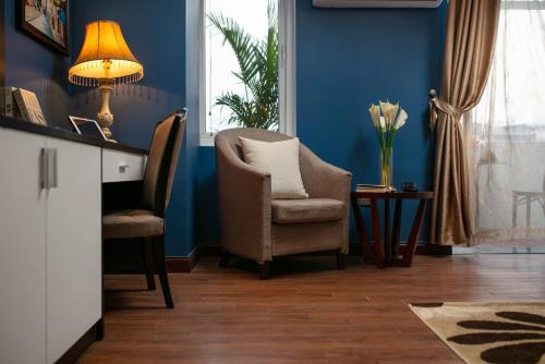 20 hotel and apartment