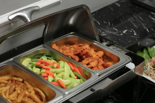 20 hotel and apartment