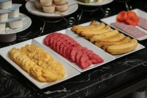 20 hotel and apartment