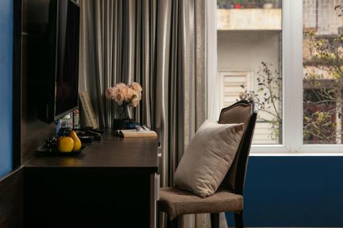 20 hotel and apartment