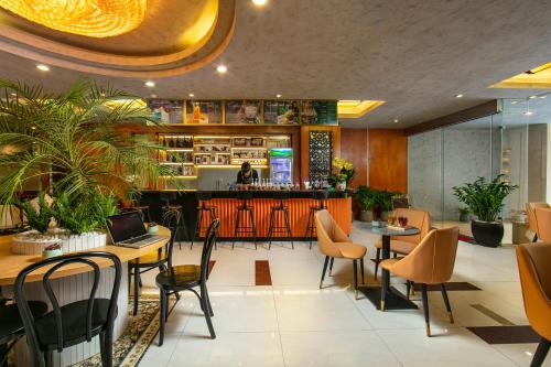 20 hotel and apartment