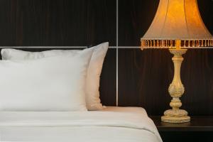 20 hotel and apartment