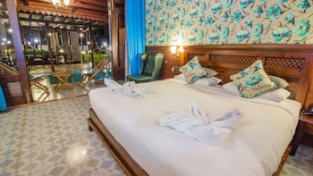 symphony summer sands beach resort and spa