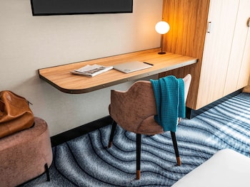 mercure amsterdam north station