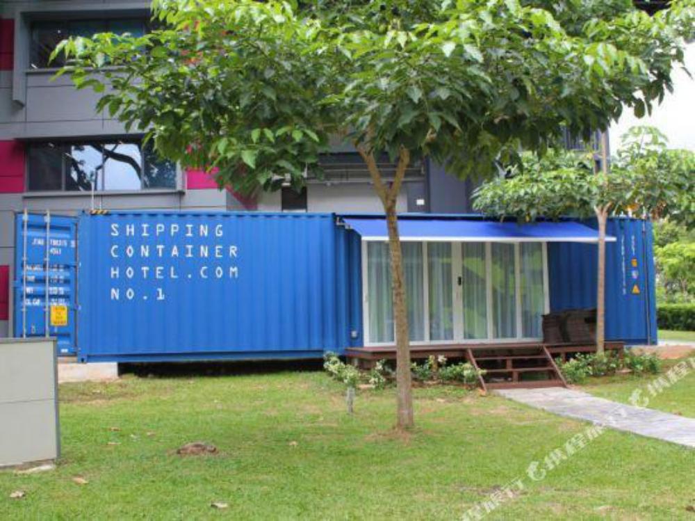 shipping container hotel one north