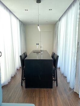 shipping container hotel one north