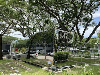 shipping container hotel one north