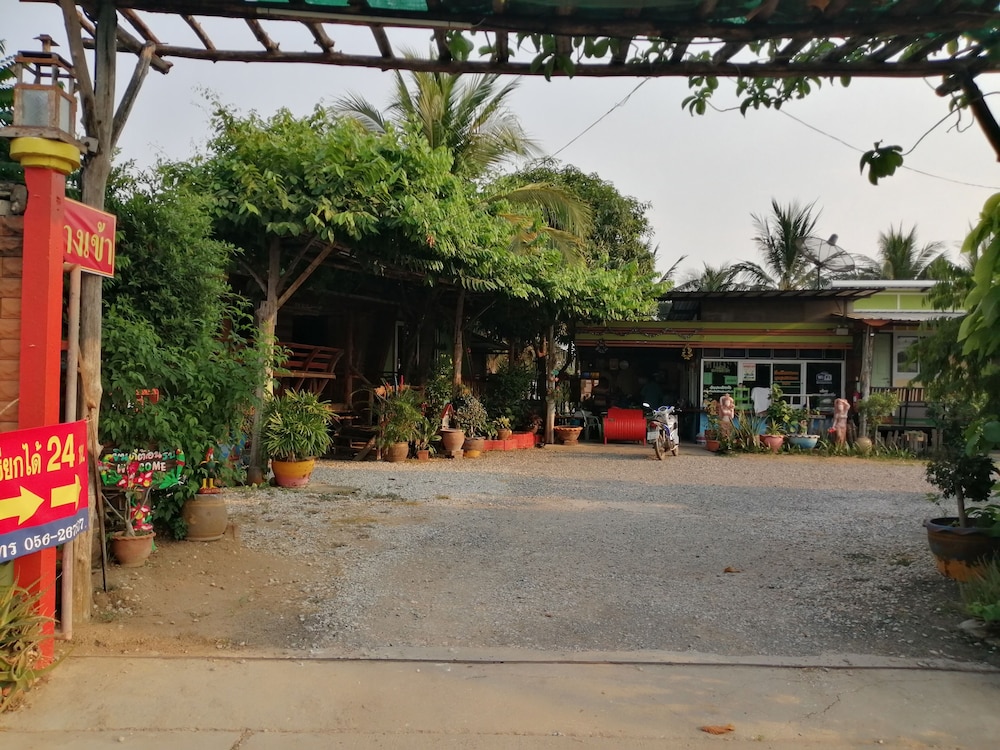 nang phraya resort
