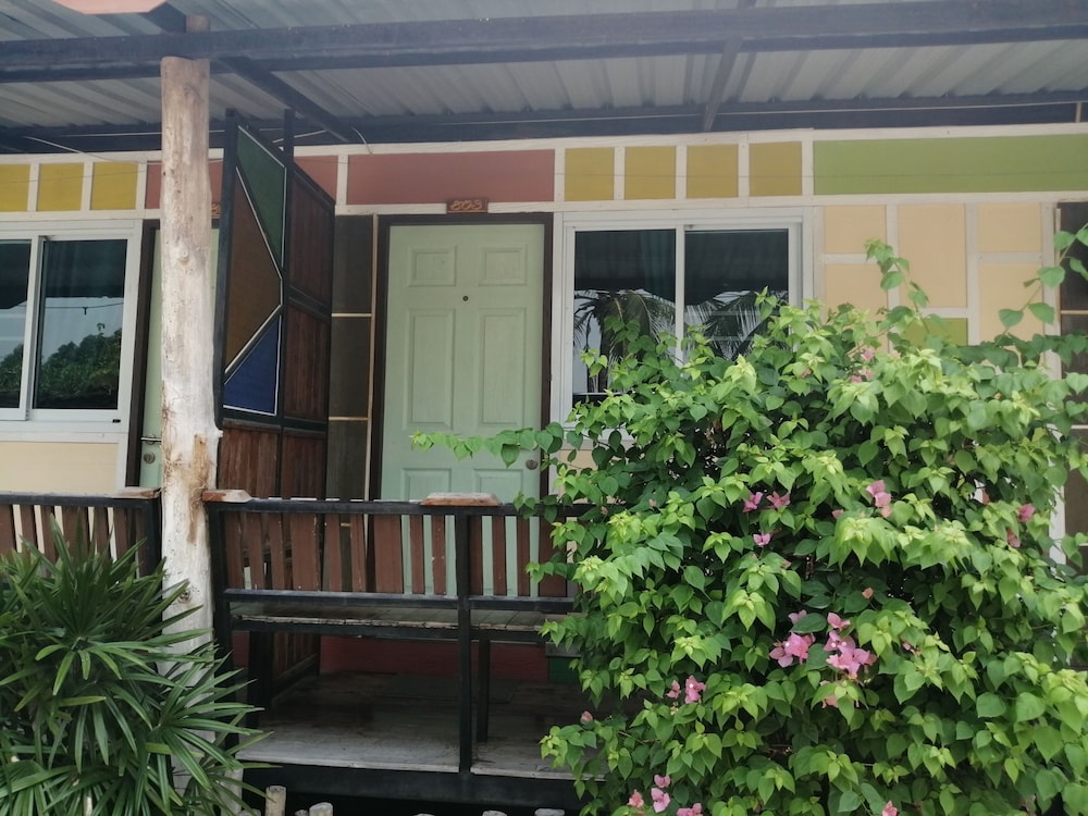 nang phraya resort