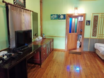 nang phraya resort