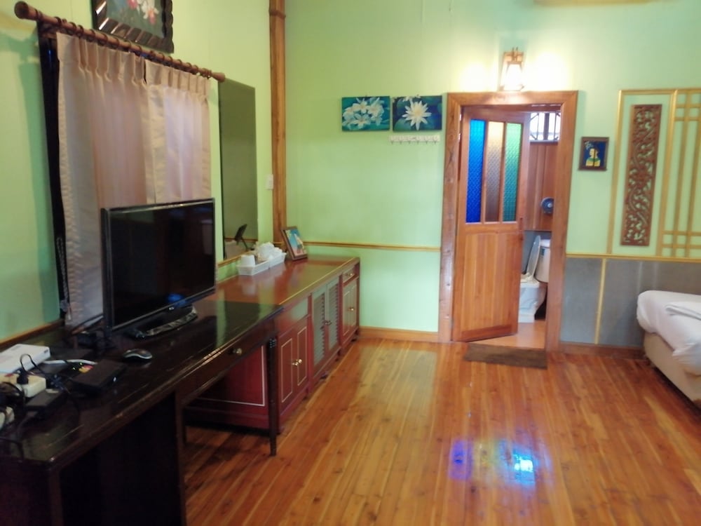 nang phraya resort