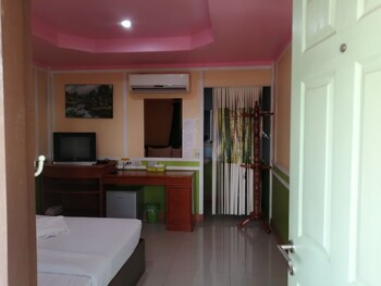 nang phraya resort