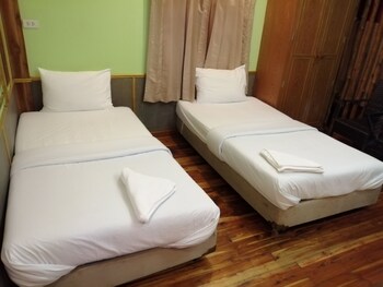 nang phraya resort