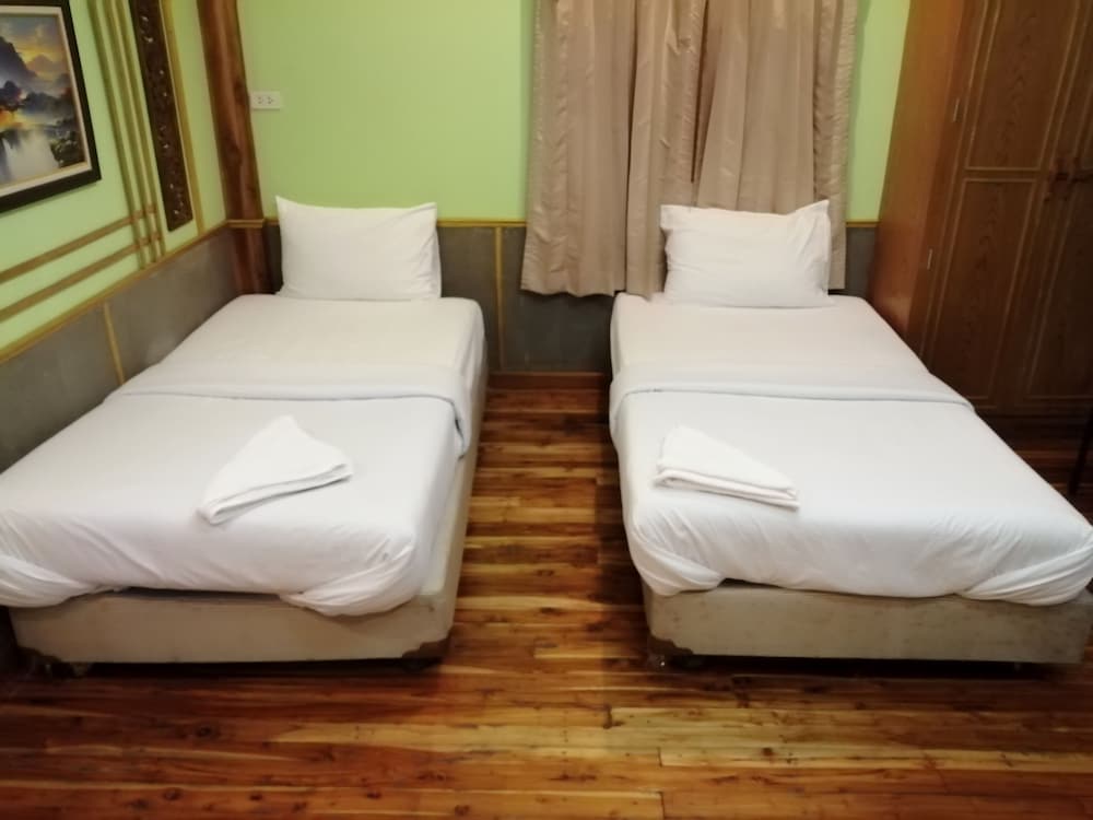 nang phraya resort