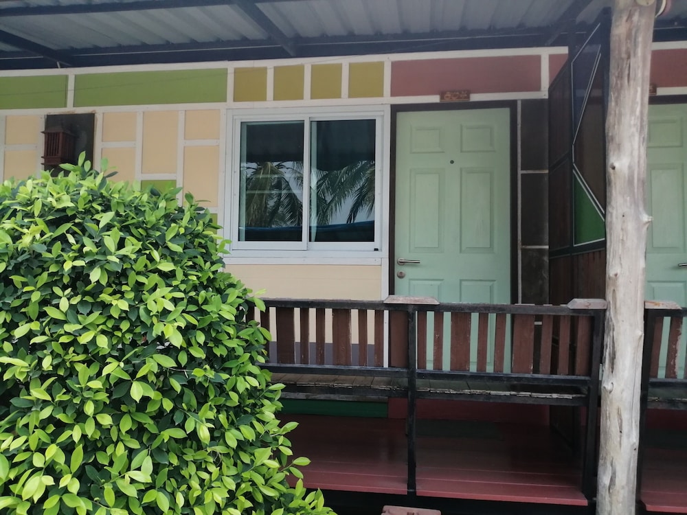 nang phraya resort