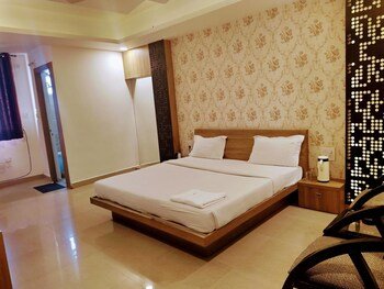 hotel abhinav royal