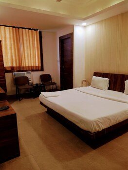 hotel abhinav royal
