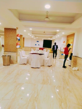hotel abhinav royal