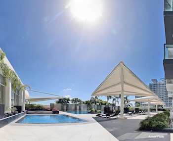 8 newtown boulevard by siet