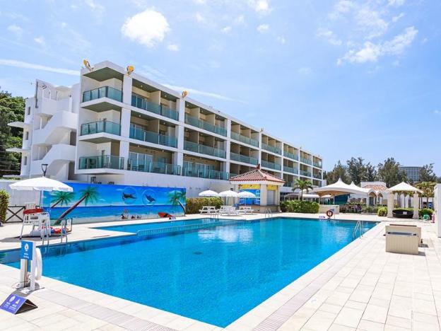 okinawa kariyushi lch resort on the beach