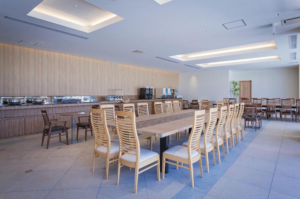 okinawa kariyushi lch resort on the beach