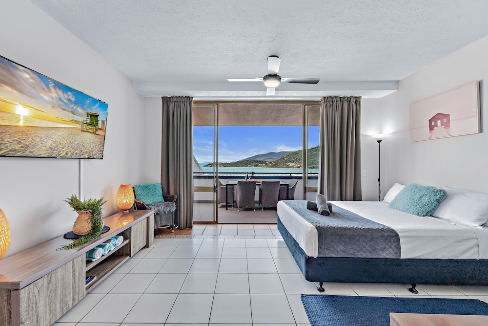 airlie beach